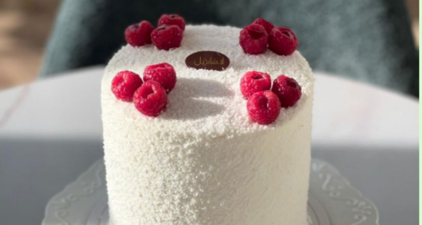 Snow White Gateau